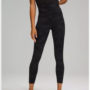 LULULEMON ALIGN HR PANT 25” POCKETS BLACK CAMO